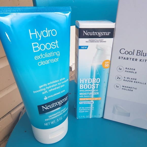 Neutrogena Hydro Boost Bundle - Picture 2 of 3